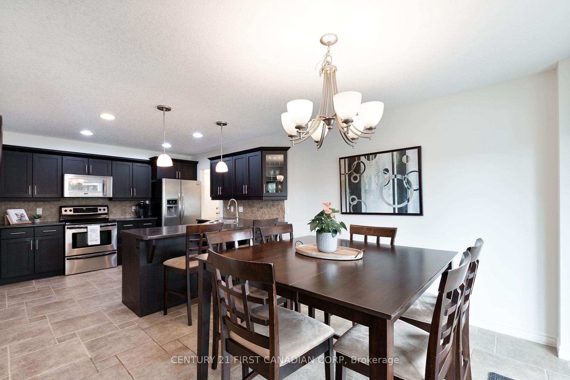 Photo 12 of 28 Circlewood Drive, St. Thomas — HOMEH