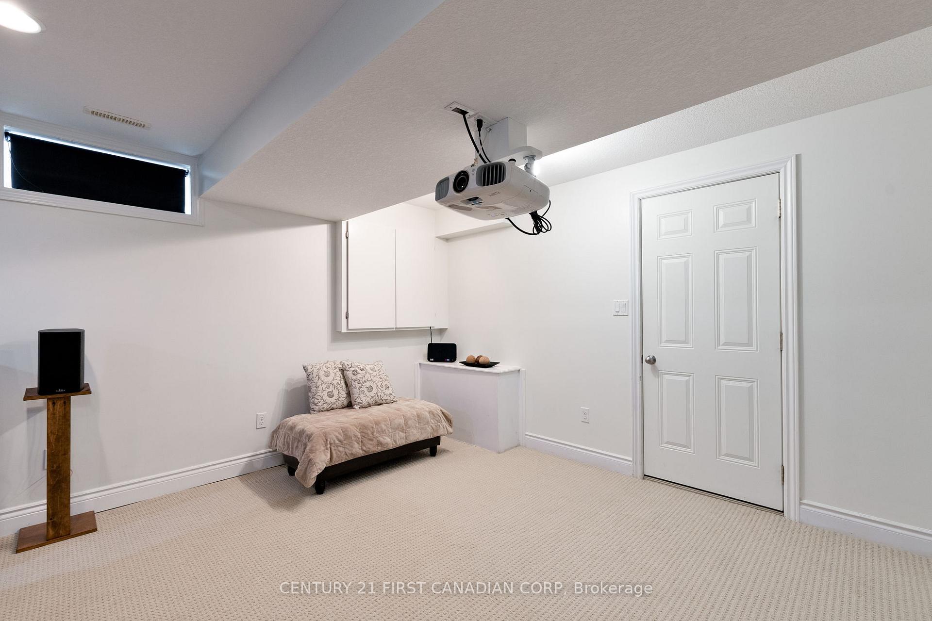 Photo 19 of 28 Circlewood Drive, St. Thomas — HOMEH