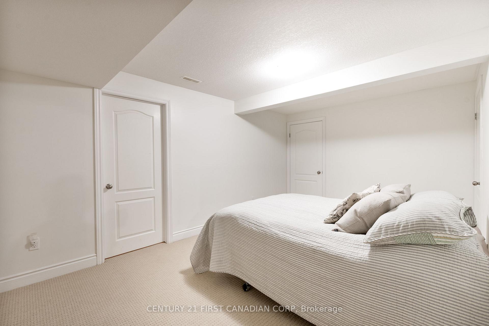 Photo 20 of 28 Circlewood Drive, St. Thomas — HOMEH