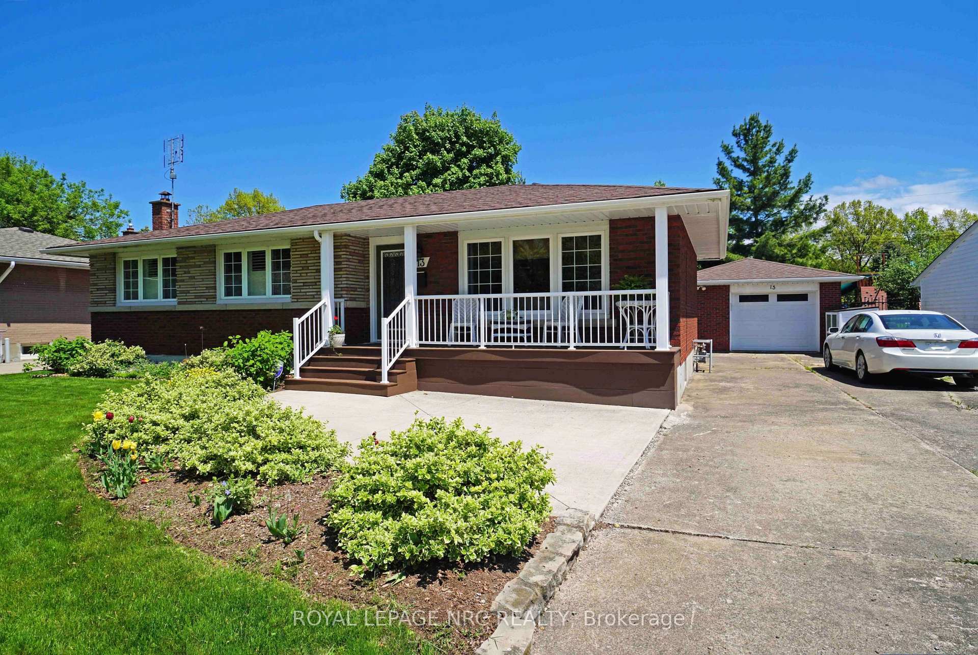 Photo 1 of 13 Cullen Drive, St. Catharines, Glendale/Glenridge — HOMEH