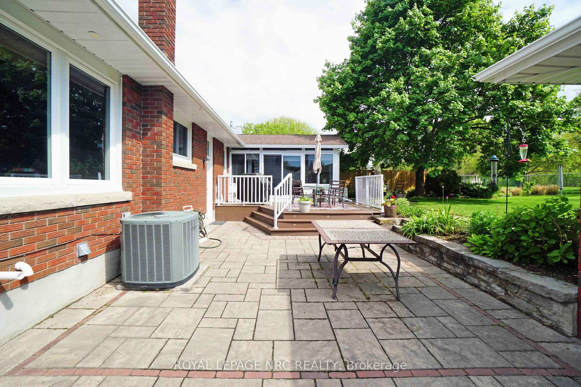 Photo 8 of 13 Cullen Drive, St. Catharines, Glendale/Glenridge — HOMEH