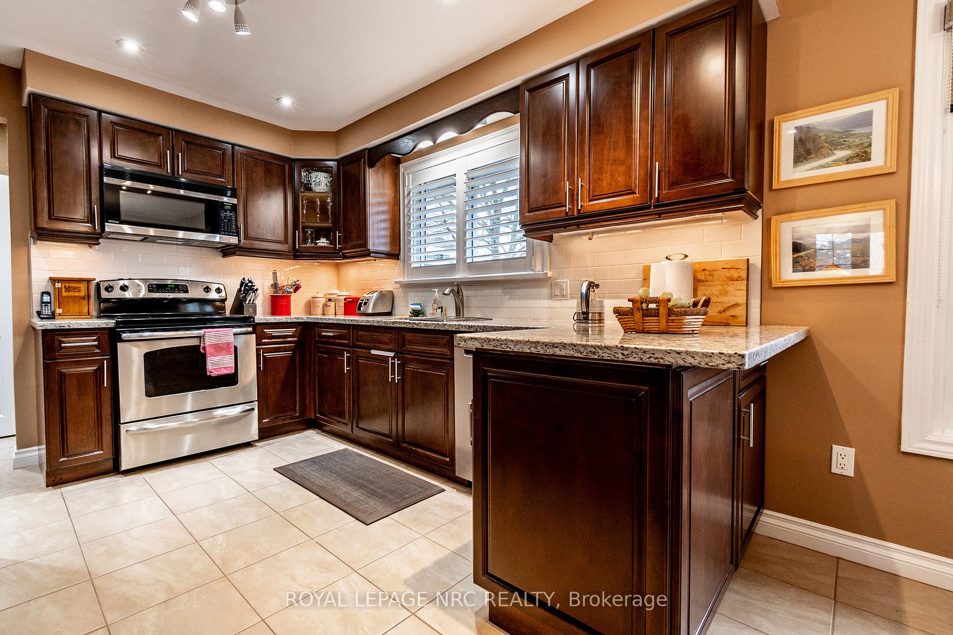 Photo 22 of 13 Cullen Drive, St. Catharines, Glendale/Glenridge — HOMEH