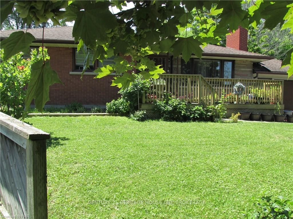 Photo 2 of 6 East Hampton Road, St. Catharines, Glendale/Glenridge — HOMEH
