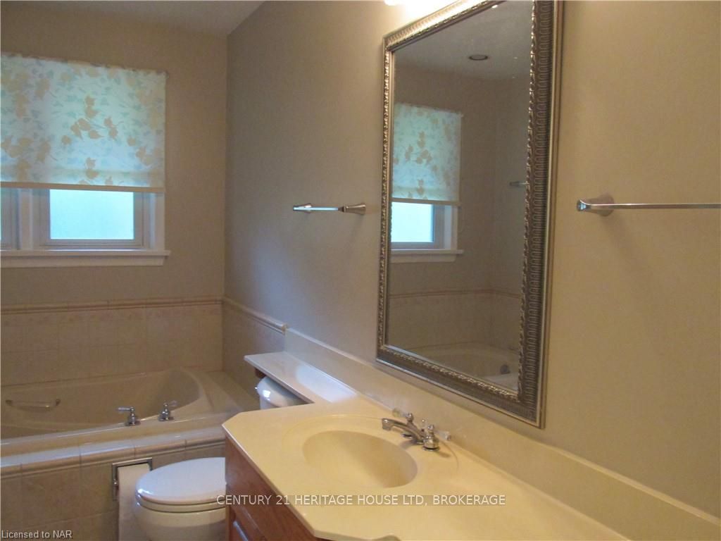 Photo 10 of 6 East Hampton Road, St. Catharines, Glendale/Glenridge — HOMEH
