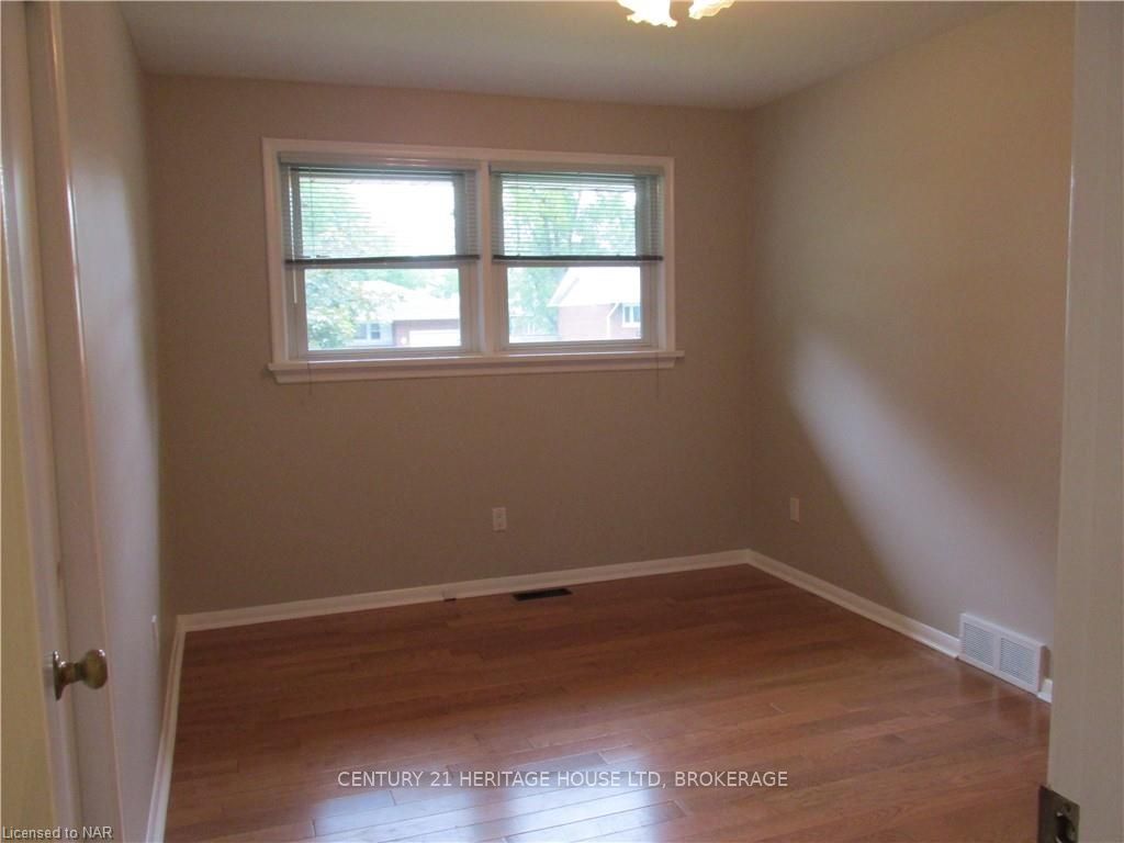 Photo 13 of 6 East Hampton Road, St. Catharines, Glendale/Glenridge — HOMEH