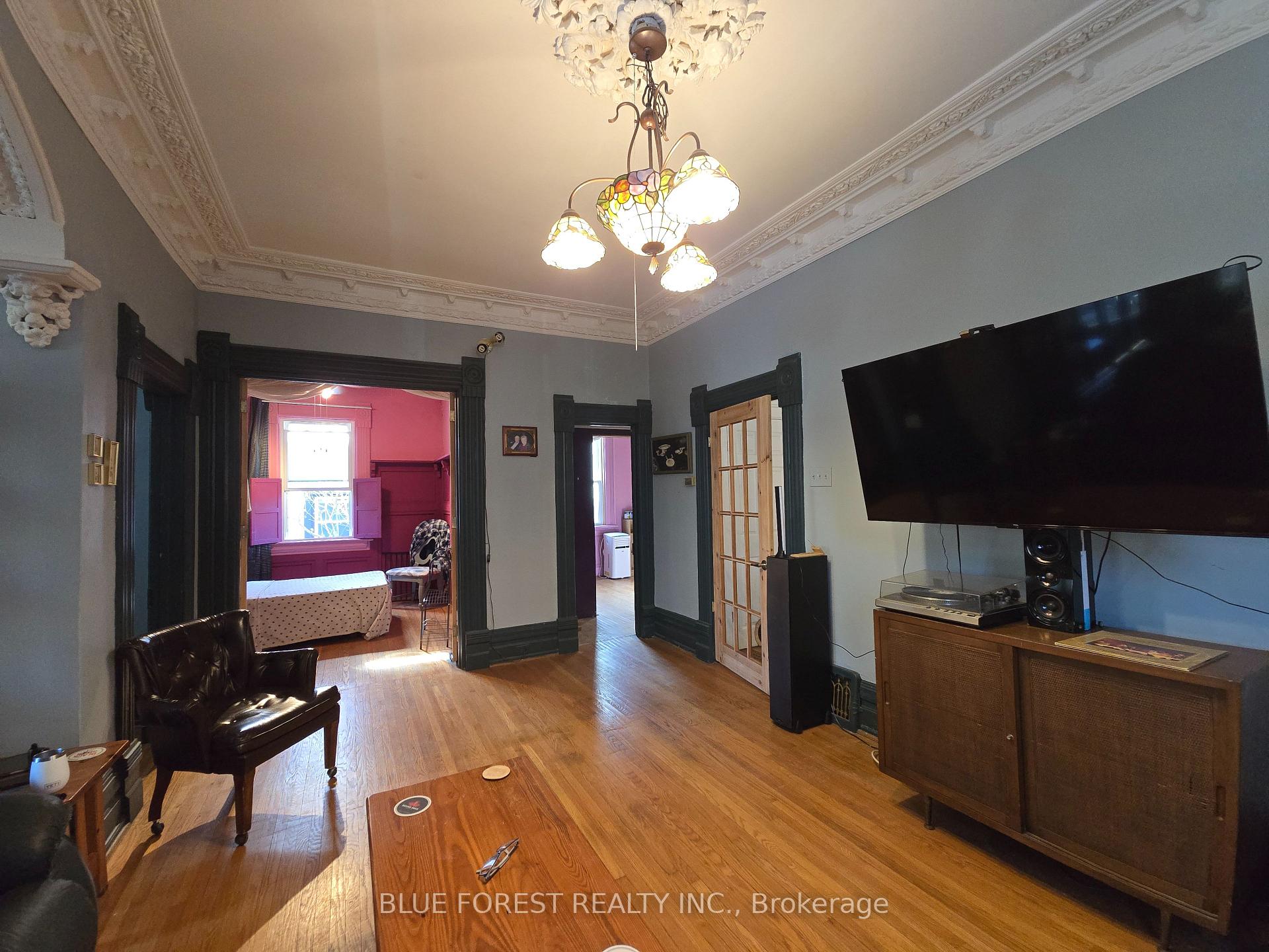 Photo 18 of 17 Scott Street, St. Thomas — HOMEH