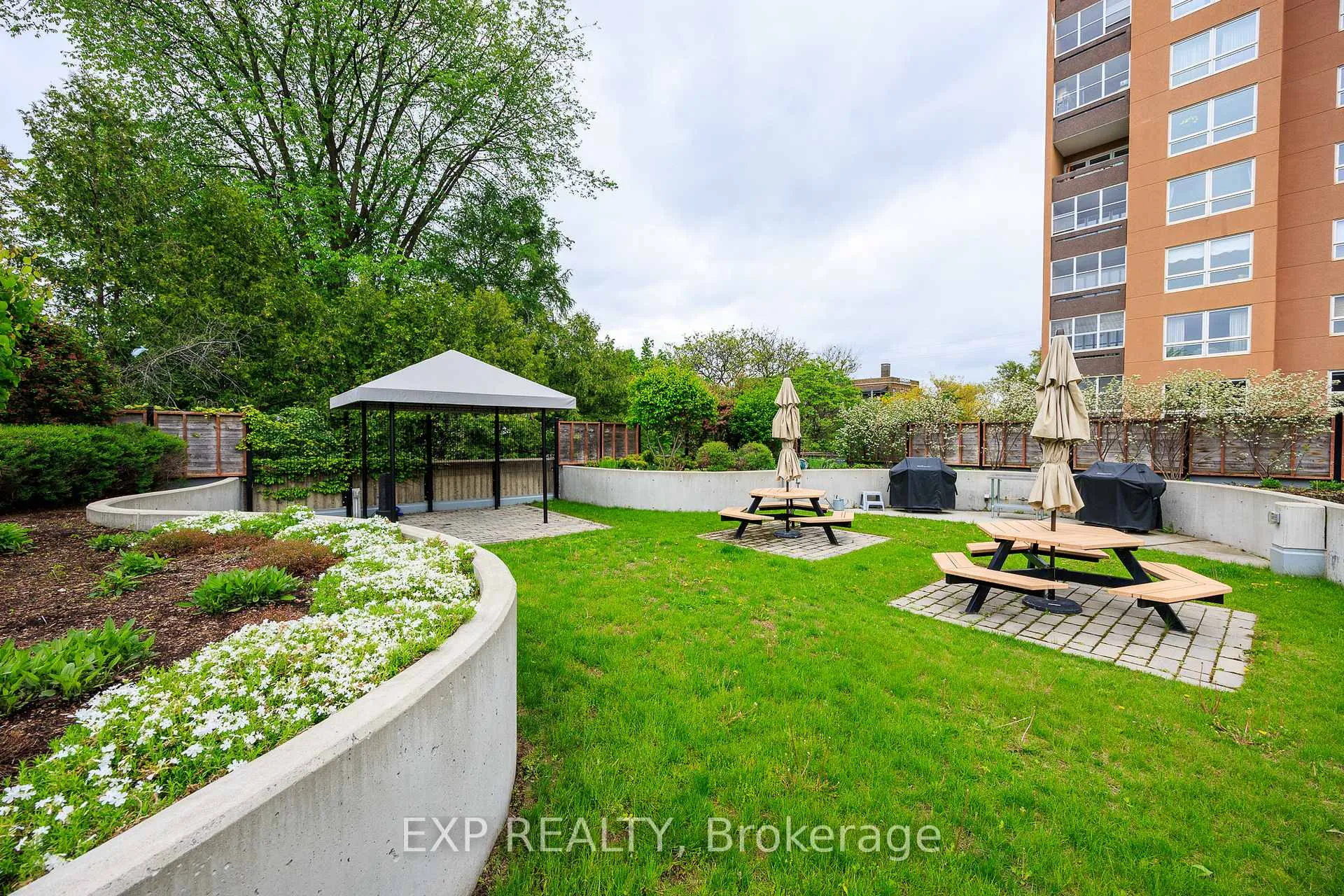 Photo 9 of Unit 1003, 373 Laurier Avenue E, Ottawa, Sandy Hill — HOMEH