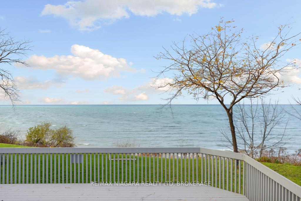 Photo 3 of 20 Peel Street, St. Catharines, Port Dalhousie — HOMEH
