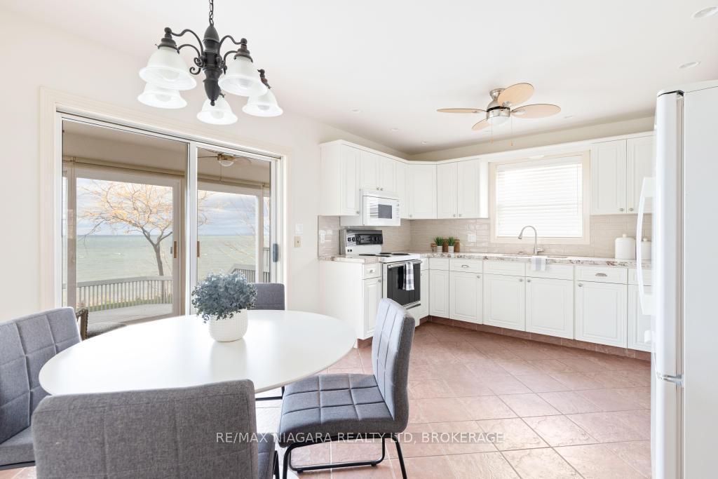 Photo 6 of 20 Peel Street, St. Catharines, Port Dalhousie — HOMEH