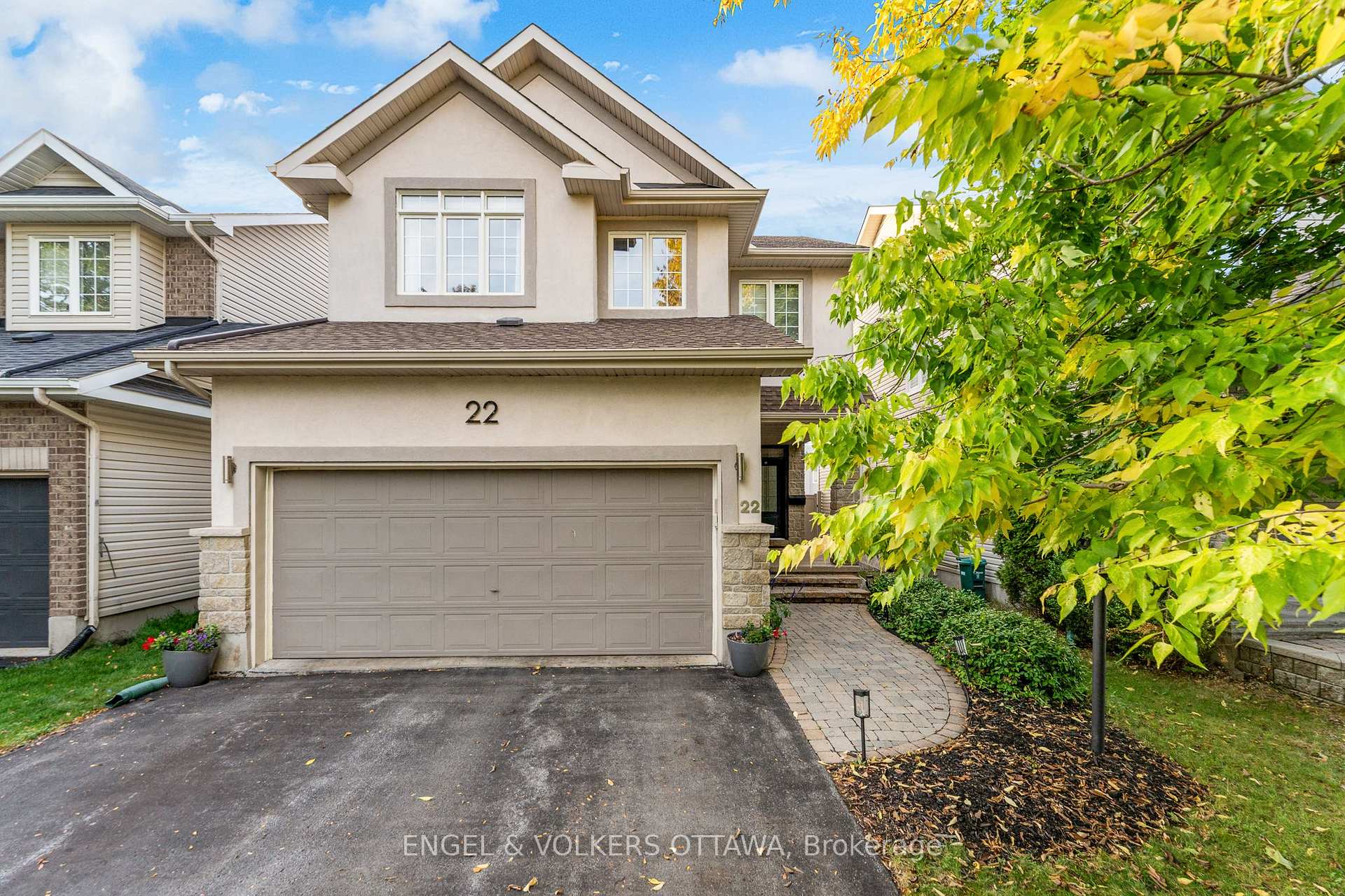 Photo 1 of 22 Friendly Crescent, Ottawa, Stittsville (South) — HOMEH