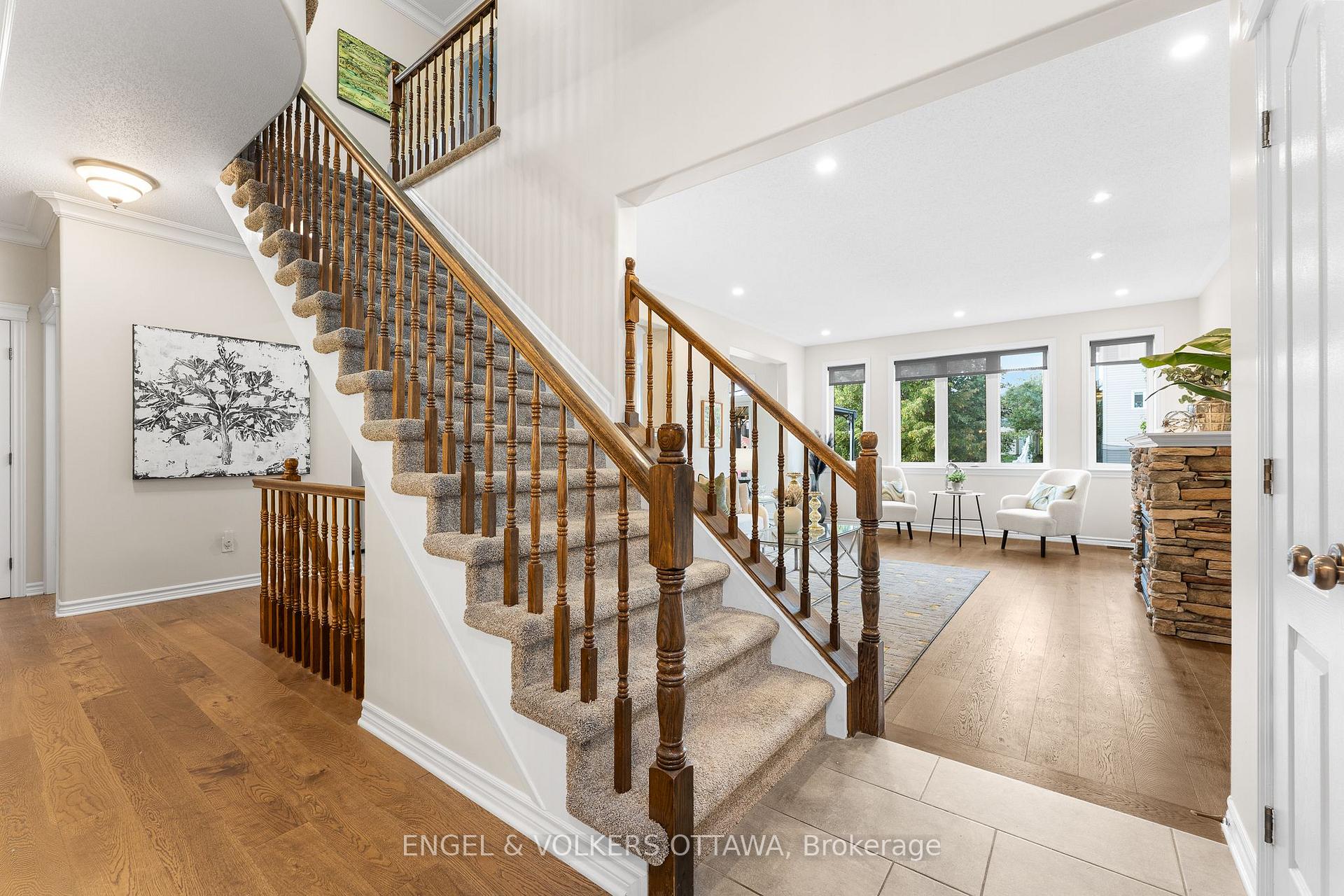 Photo 6 of 22 Friendly Crescent, Ottawa, Stittsville (South) — HOMEH