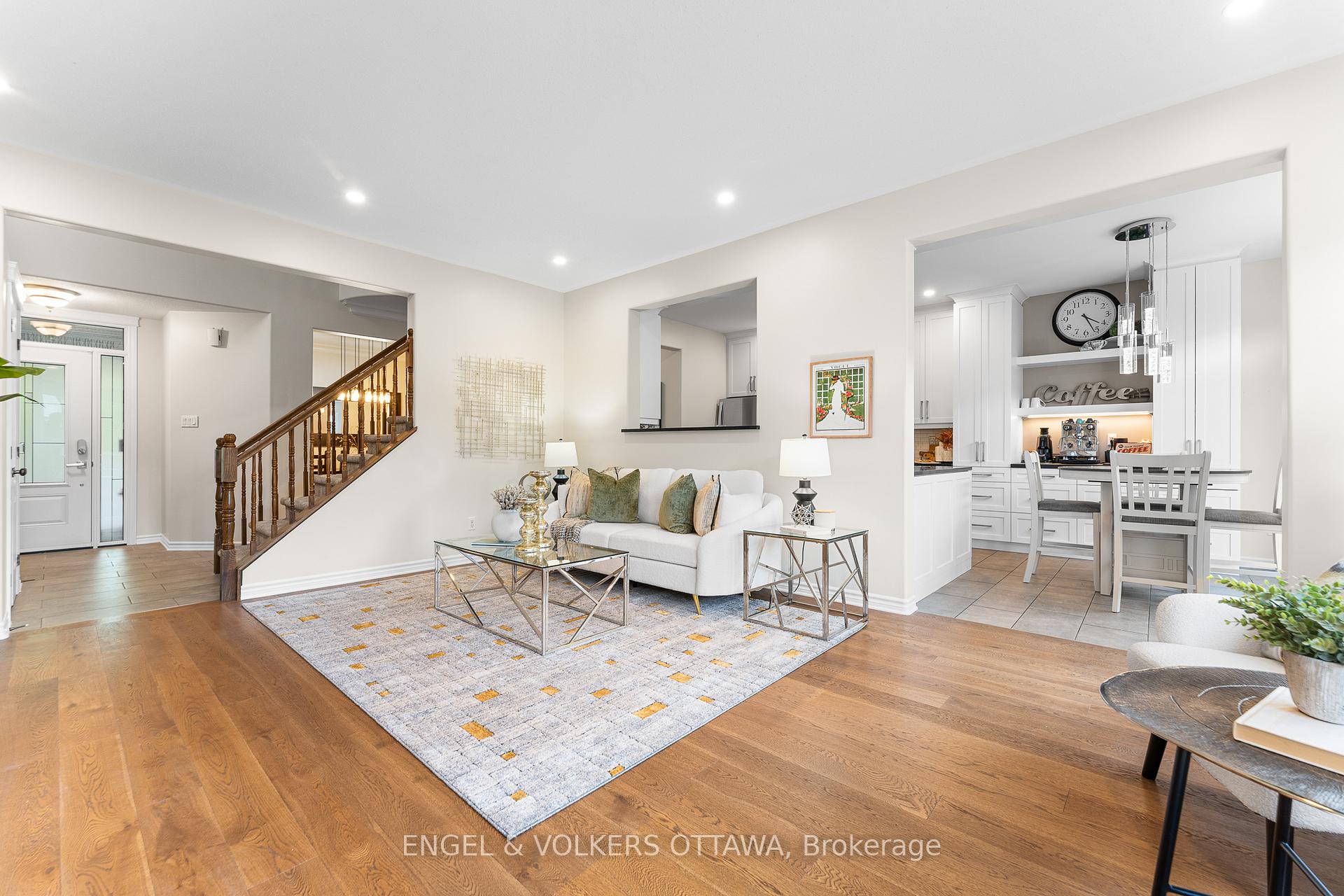 Photo 11 of 22 Friendly Crescent, Ottawa, Stittsville (South) — HOMEH
