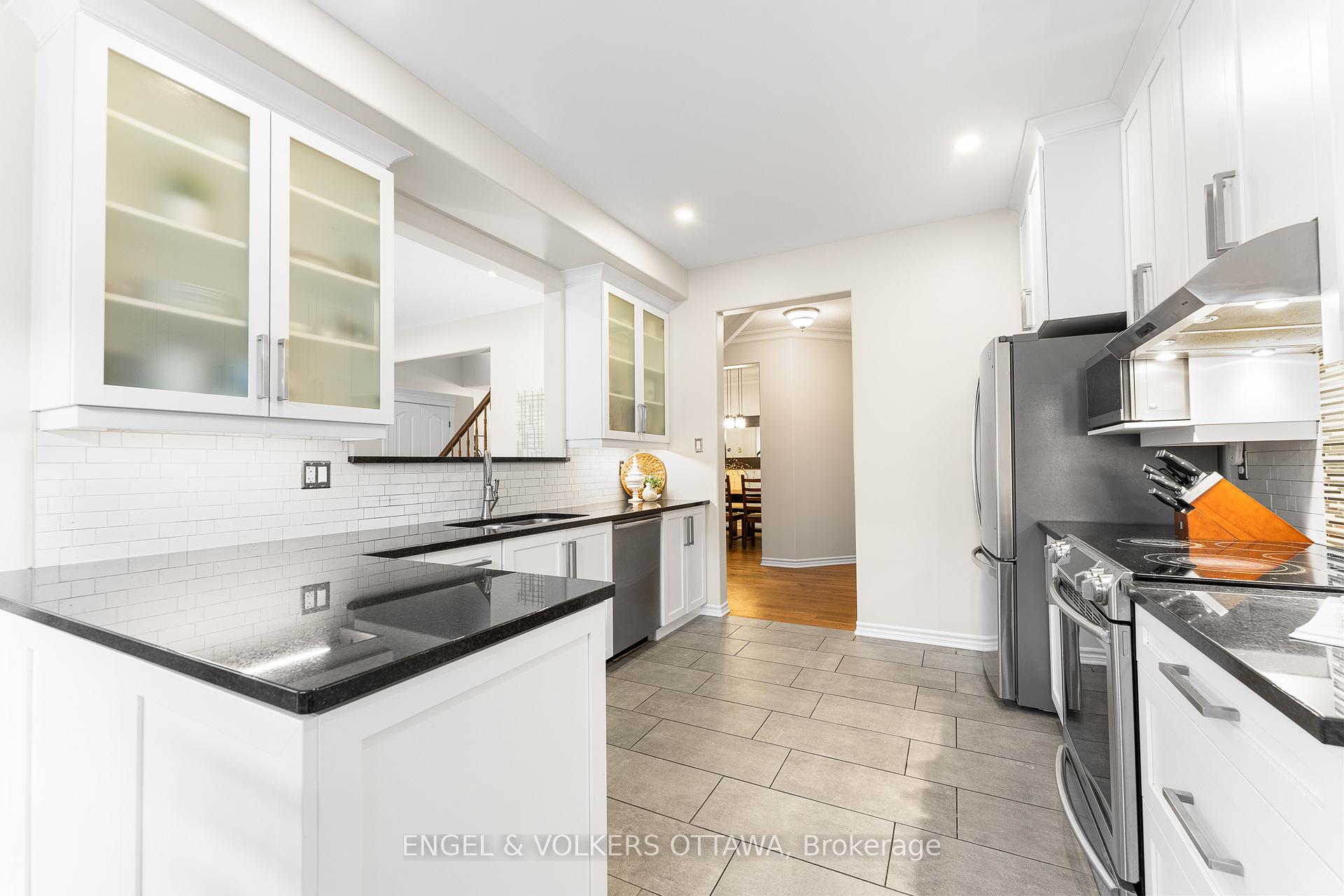Photo 17 of 22 Friendly Crescent, Ottawa, Stittsville (South) — HOMEH