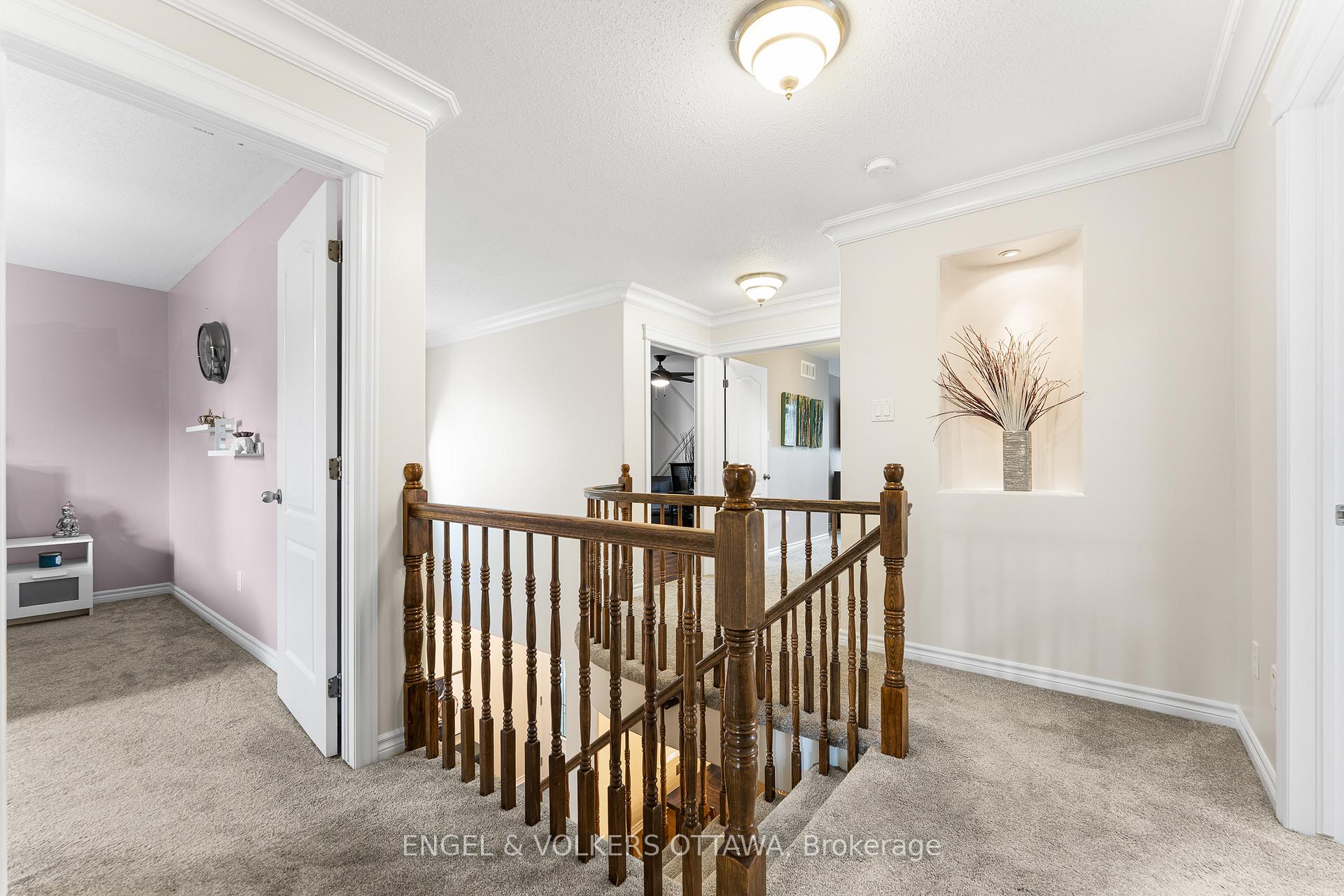 Photo 25 of 22 Friendly Crescent, Ottawa, Stittsville (South) — HOMEH