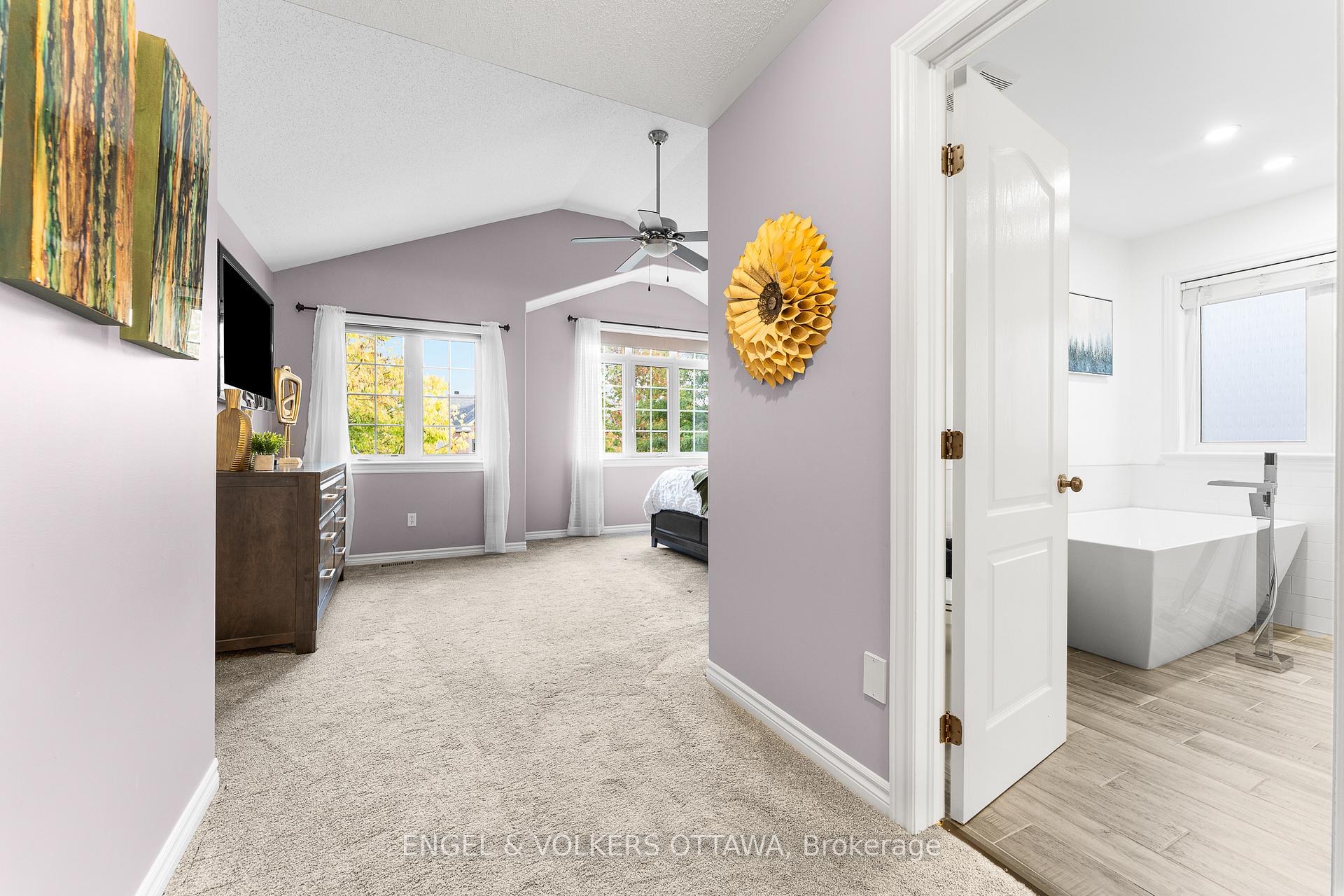 Photo 26 of 22 Friendly Crescent, Ottawa, Stittsville (South) — HOMEH