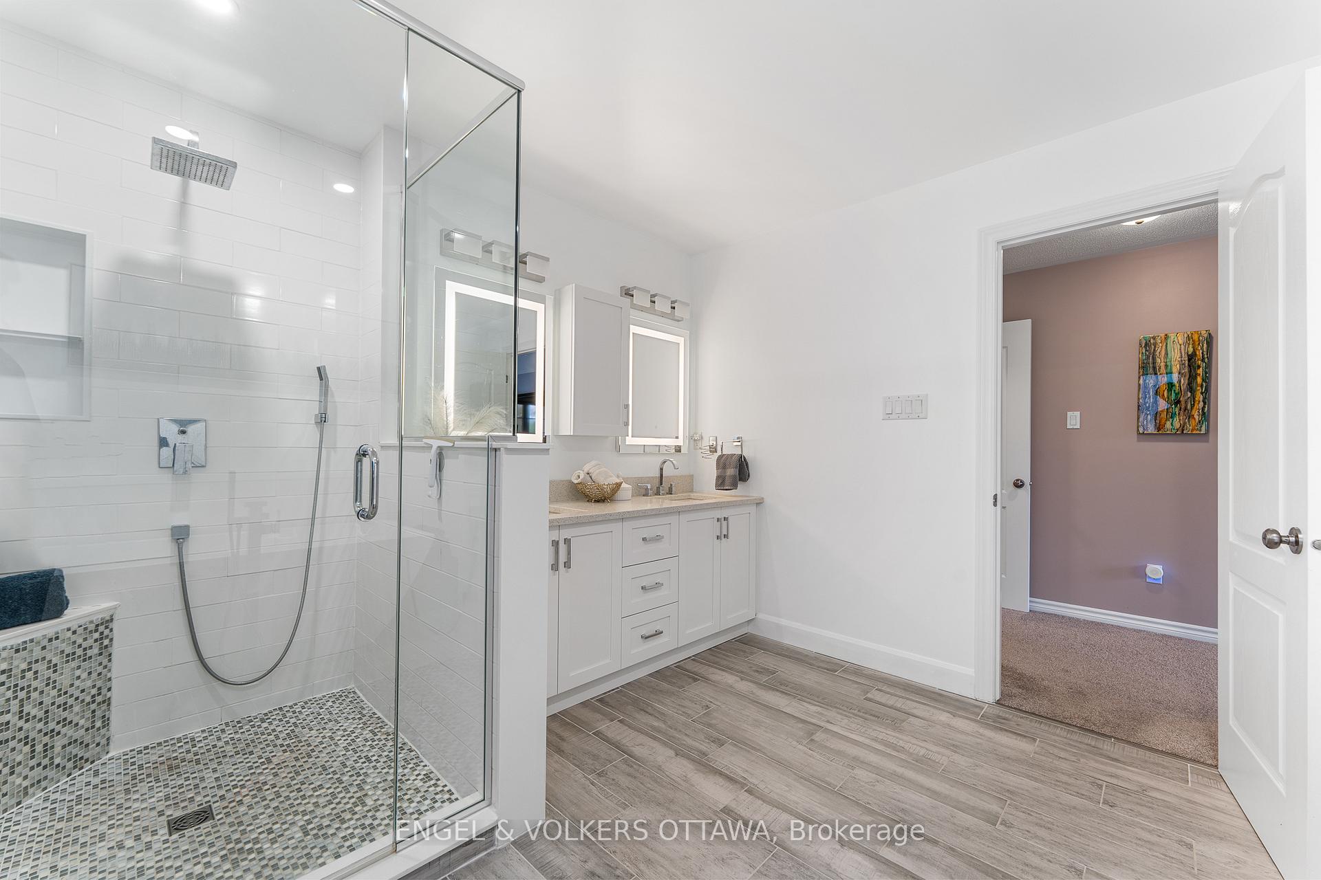 Photo 30 of 22 Friendly Crescent, Ottawa, Stittsville (South) — HOMEH