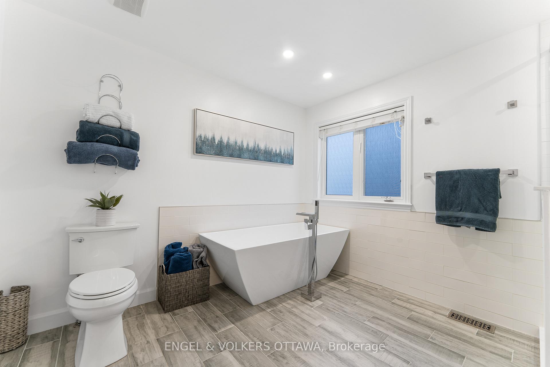 Photo 31 of 22 Friendly Crescent, Ottawa, Stittsville (South) — HOMEH