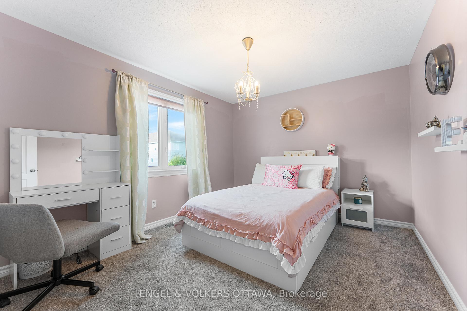 Photo 35 of 22 Friendly Crescent, Ottawa, Stittsville (South) — HOMEH