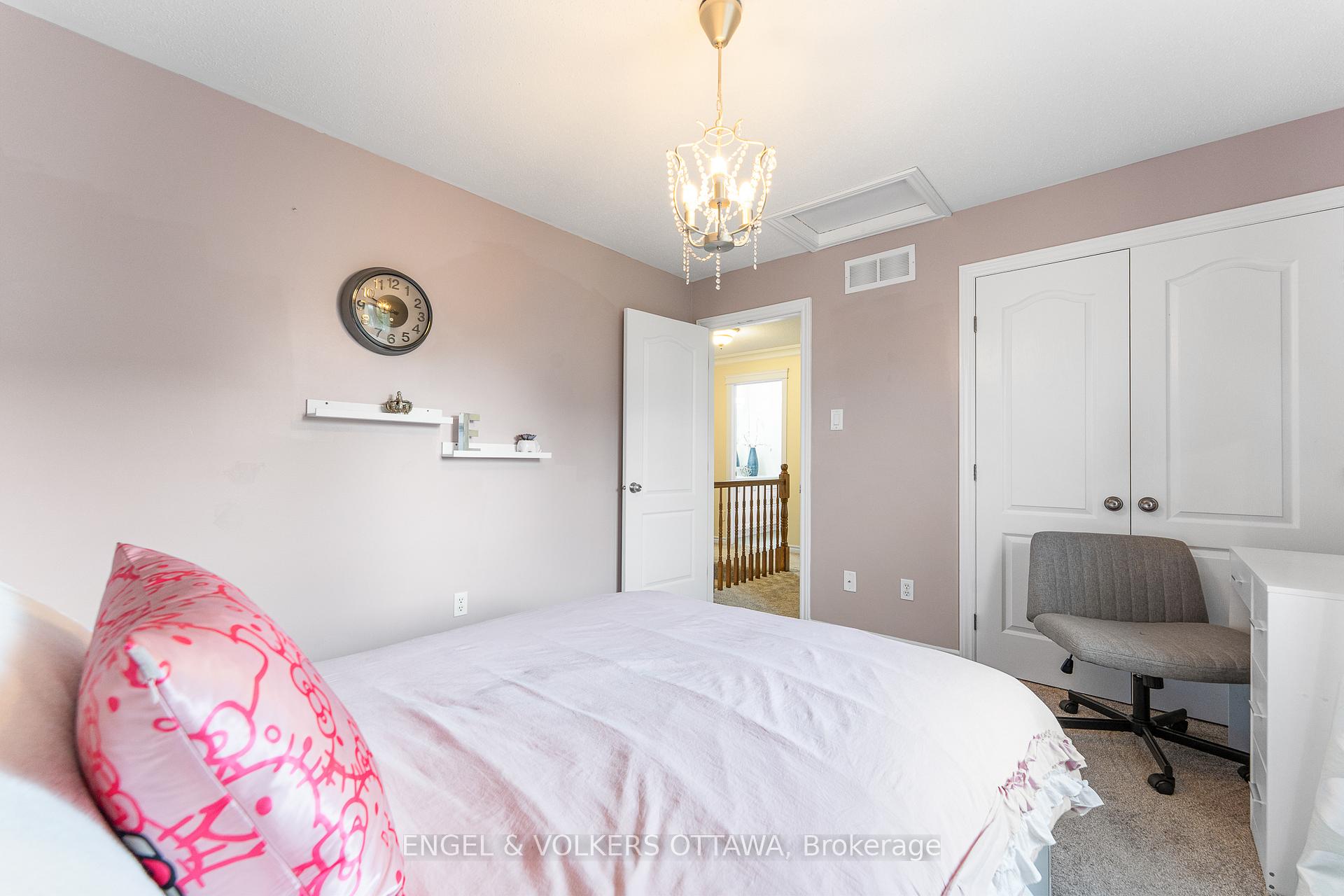 Photo 36 of 22 Friendly Crescent, Ottawa, Stittsville (South) — HOMEH