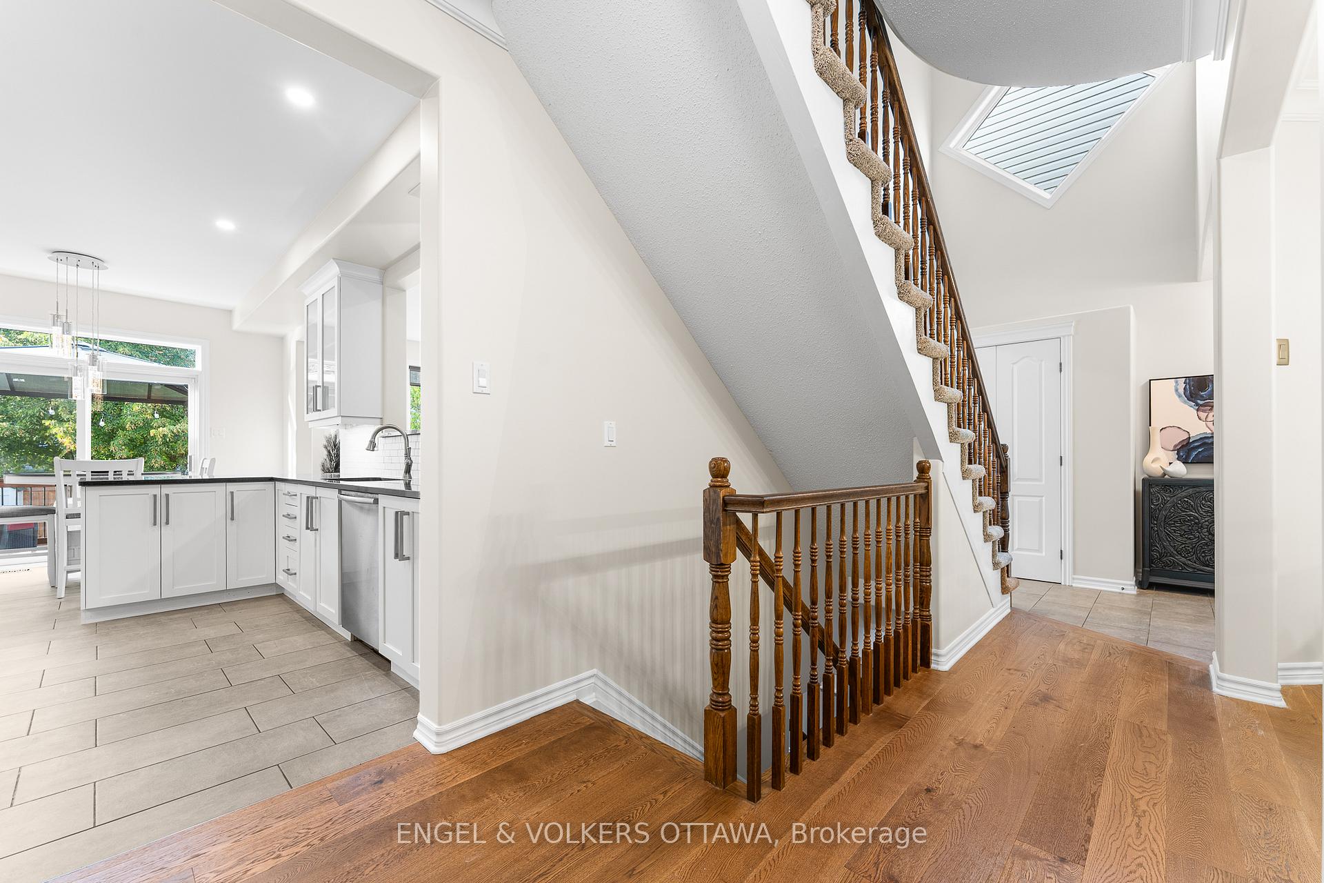 Photo 39 of 22 Friendly Crescent, Ottawa, Stittsville (South) — HOMEH
