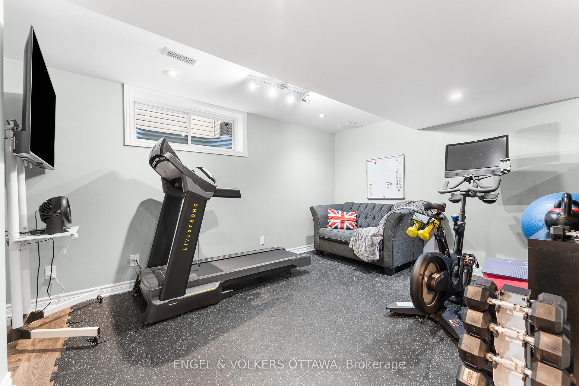Photo 44 of 22 Friendly Crescent, Ottawa, Stittsville (South) — HOMEH