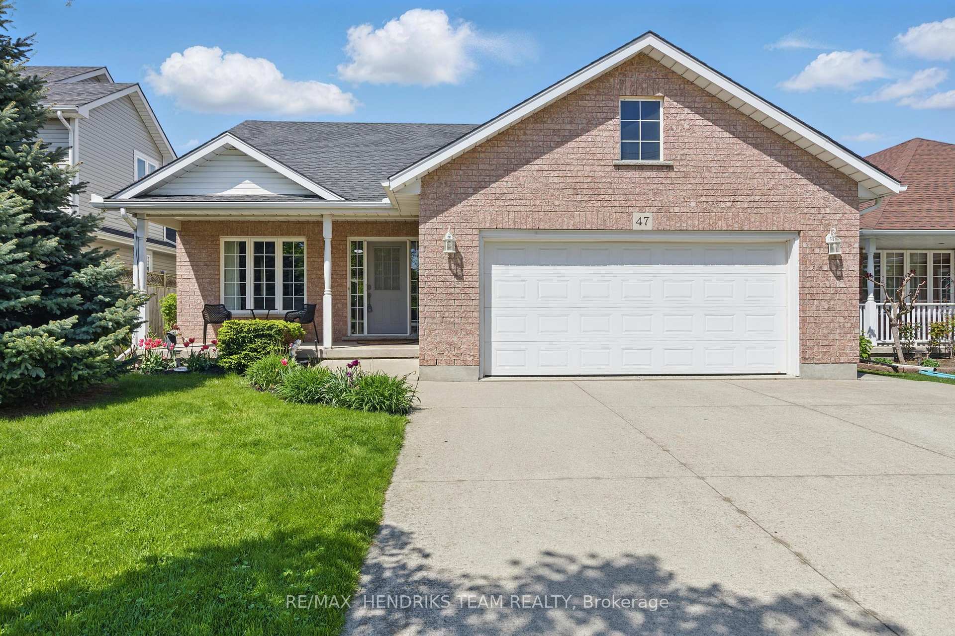 Photo 1 of 47 First Street Louth, St. Catharines, Grapeview — HOMEH
