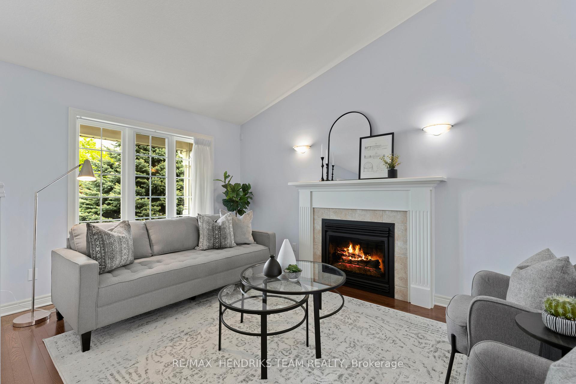 Photo 7 of 47 First Street Louth, St. Catharines, Grapeview — HOMEH