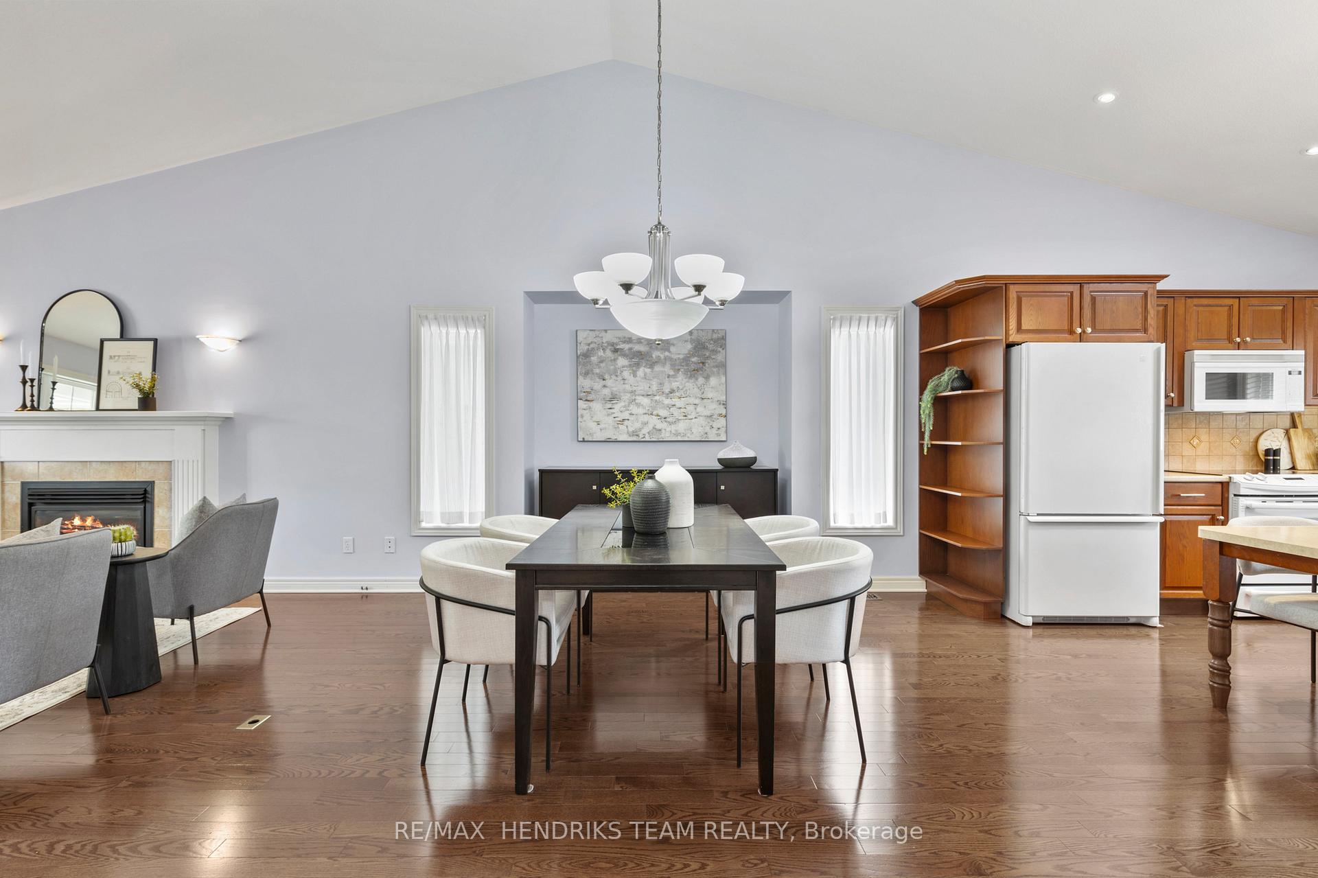 Photo 12 of 47 First Street Louth, St. Catharines, Grapeview — HOMEH