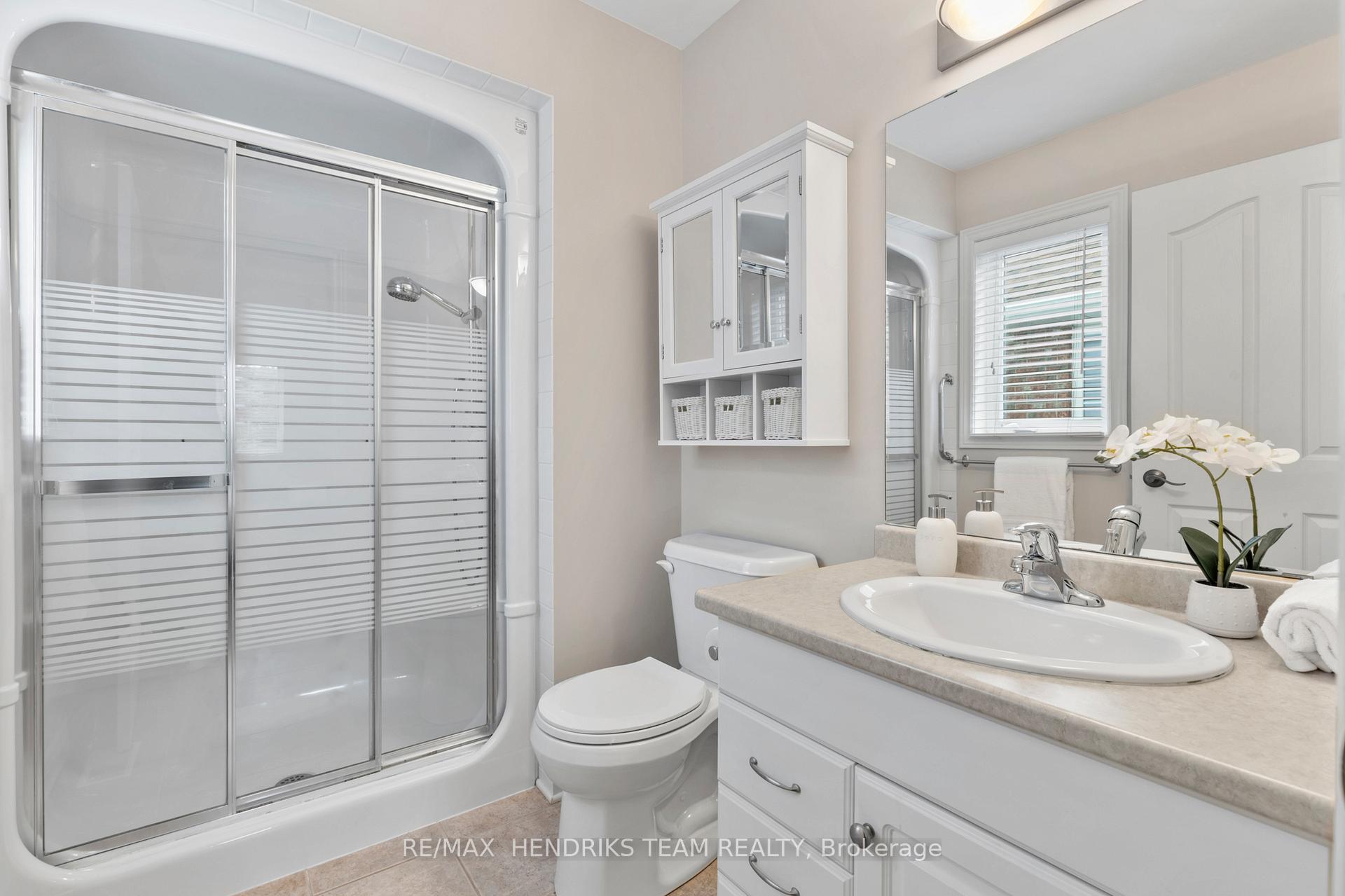 Photo 20 of 47 First Street Louth, St. Catharines, Grapeview — HOMEH