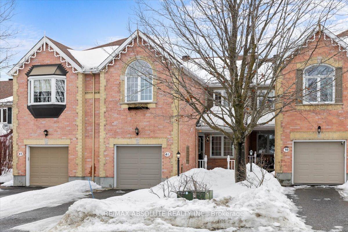 Photo 2 of 41 Crossing Bridge Court, Ottawa, Stittsville (Central) — HOMEH