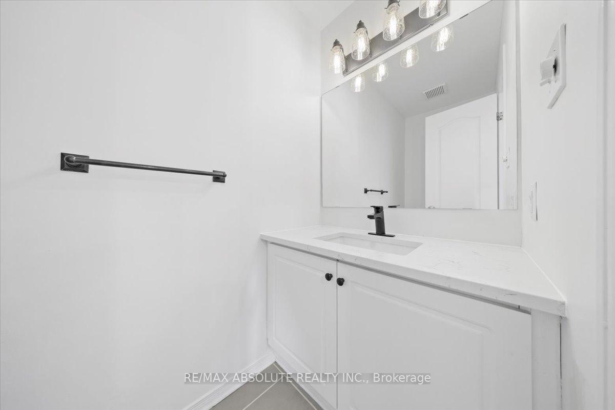 Photo 5 of 41 Crossing Bridge Court, Ottawa, Stittsville (Central) — HOMEH