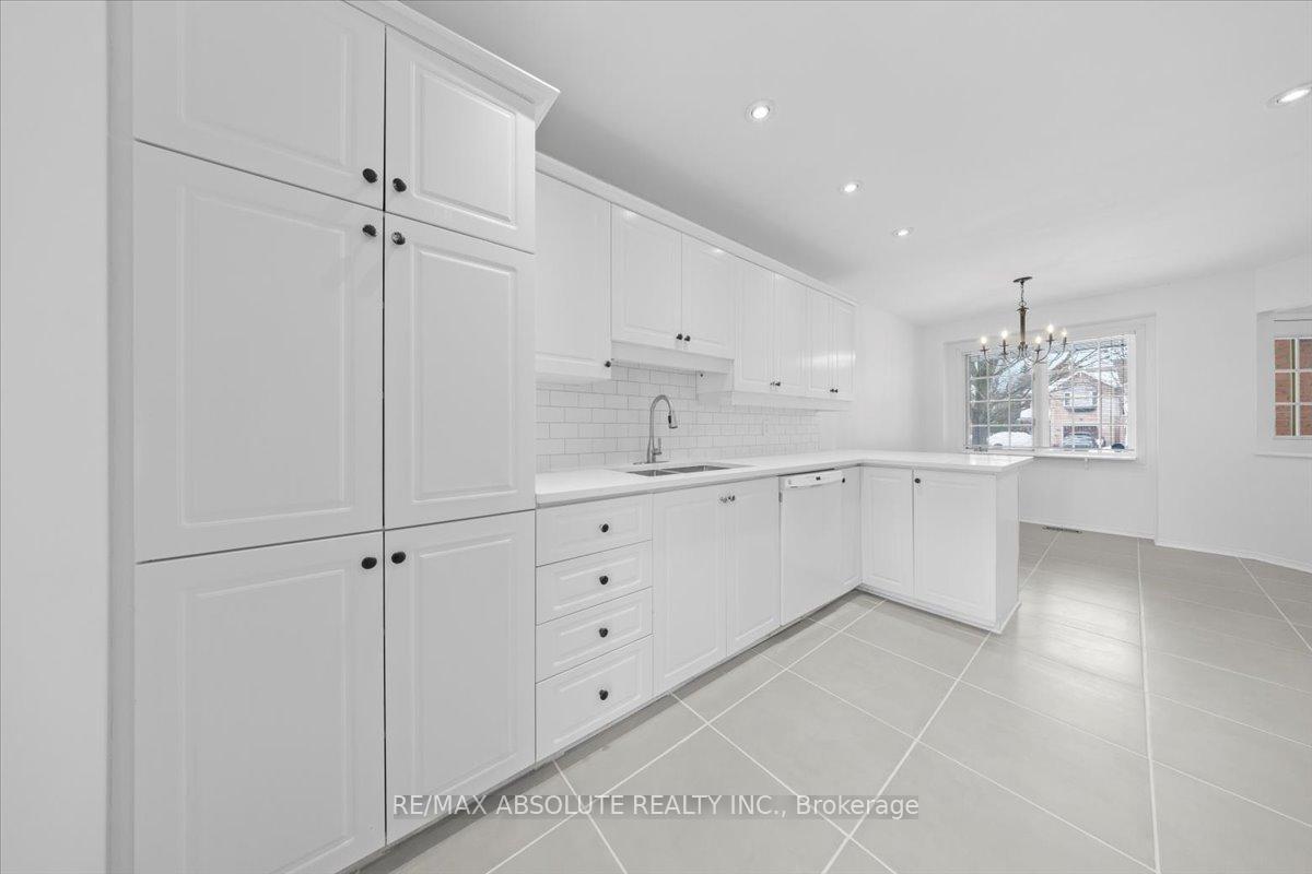 Photo 12 of 41 Crossing Bridge Court, Ottawa, Stittsville (Central) — HOMEH