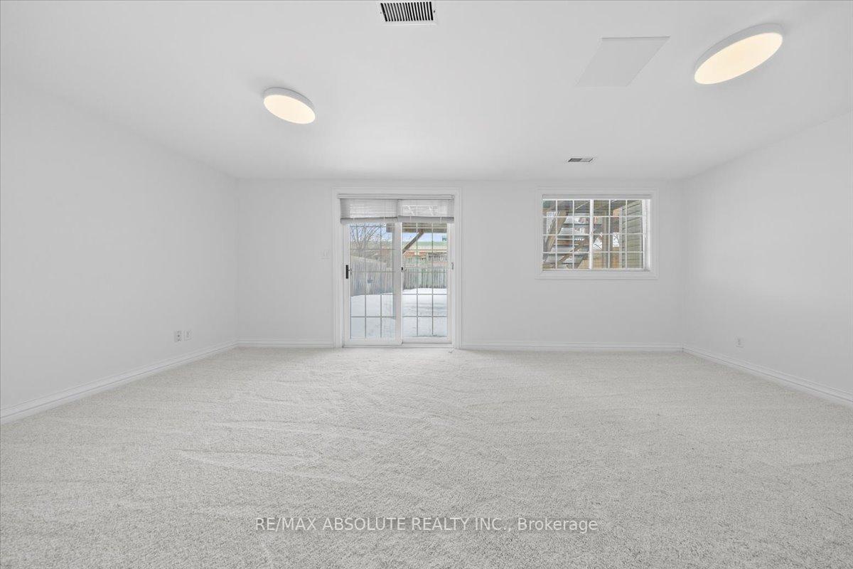 Photo 24 of 41 Crossing Bridge Court, Ottawa, Stittsville (Central) — HOMEH