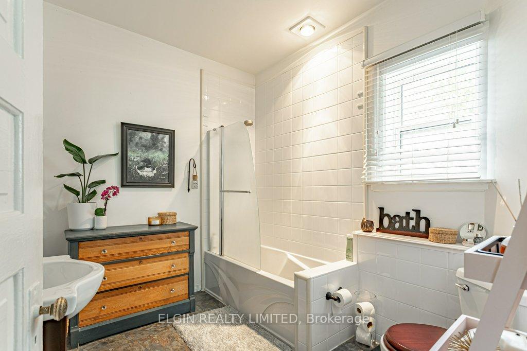Photo 14 of 81 Hemlock Street, St. Thomas — HOMEH