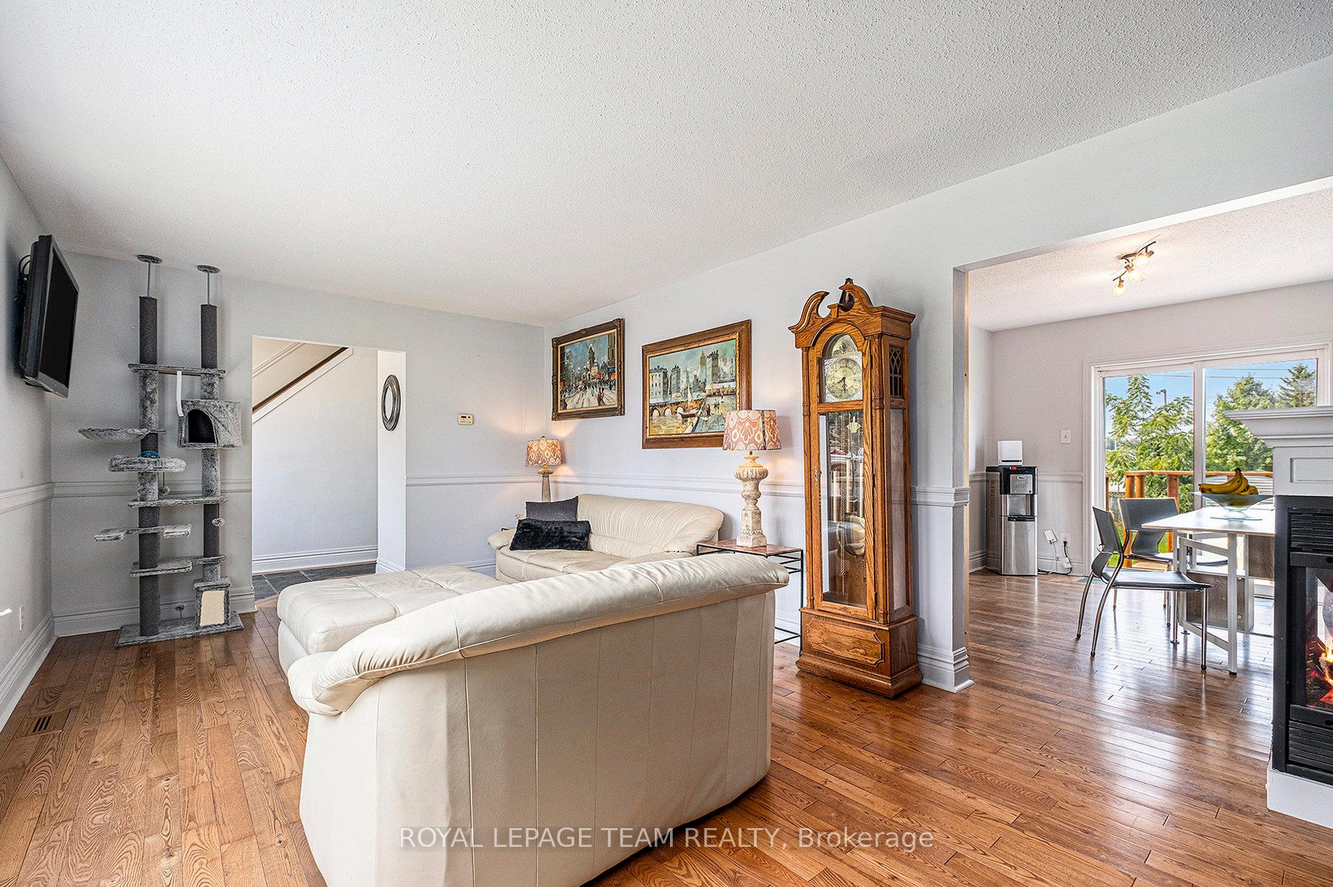 Photo 4 of 32 Butterwick Street, Ottawa, Munster — HOMEH