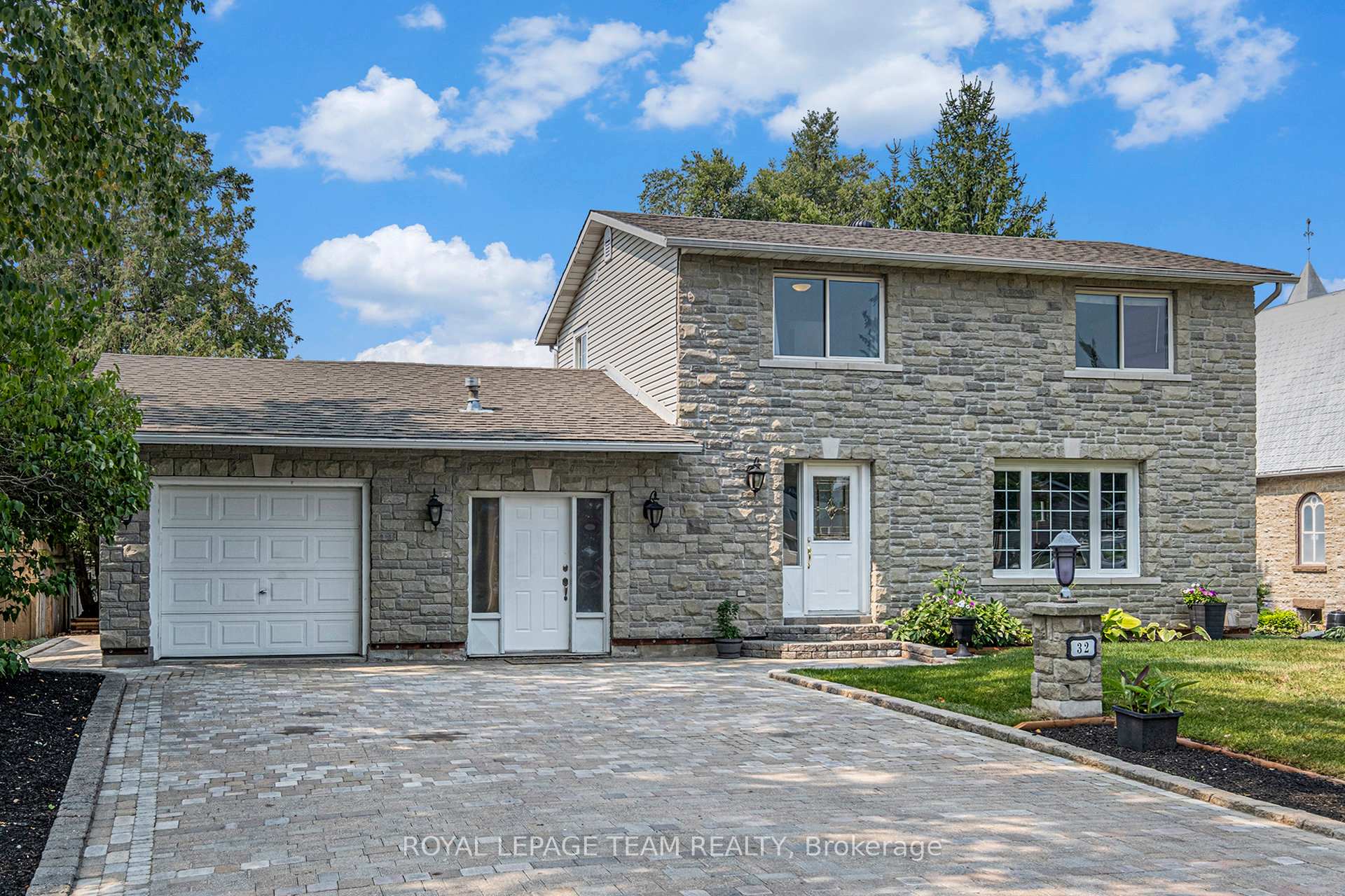 Photo 26 of 32 Butterwick Street, Ottawa, Munster — HOMEH