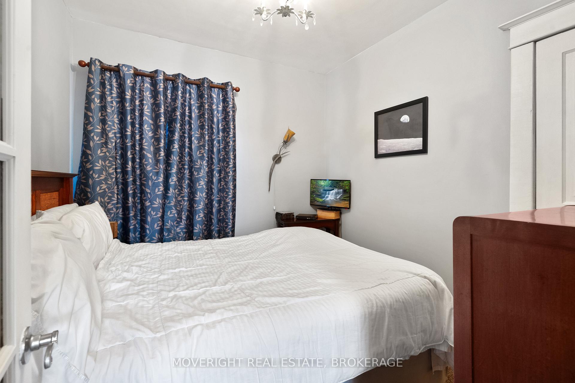 Photo 15 of 107 Carlton Street, St. Catharines, Haig — HOMEH
