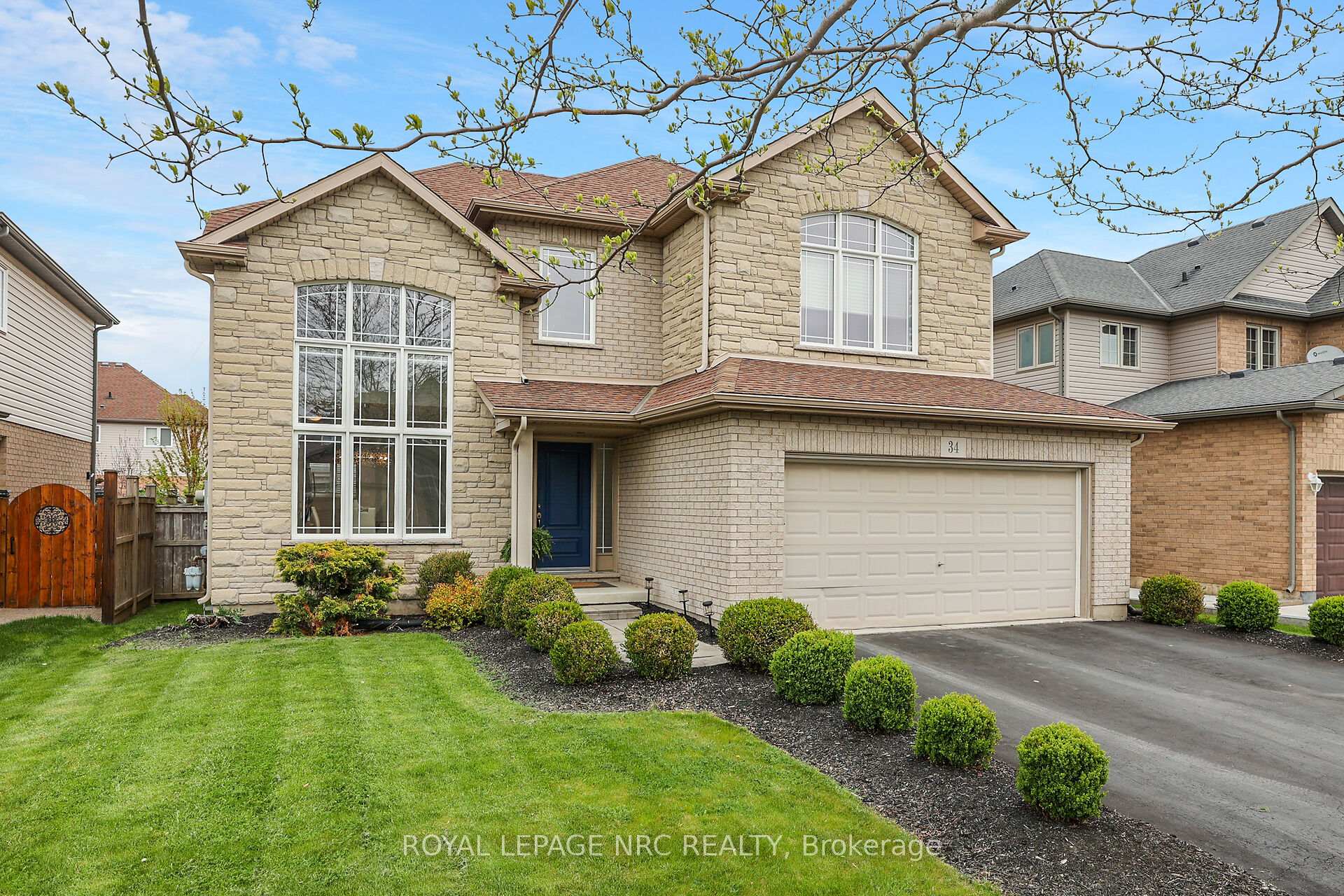 Photo 1 of 34 Agincourt Crescent, St. Catharines, Rykert/Vansickle — HOMEH