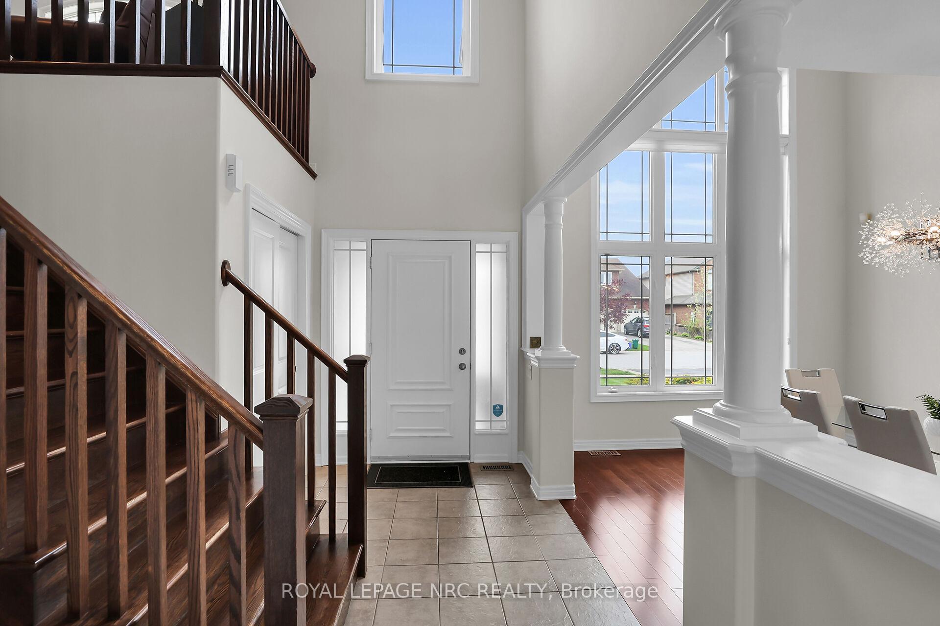 Photo 2 of 34 Agincourt Crescent, St. Catharines, Rykert/Vansickle — HOMEH