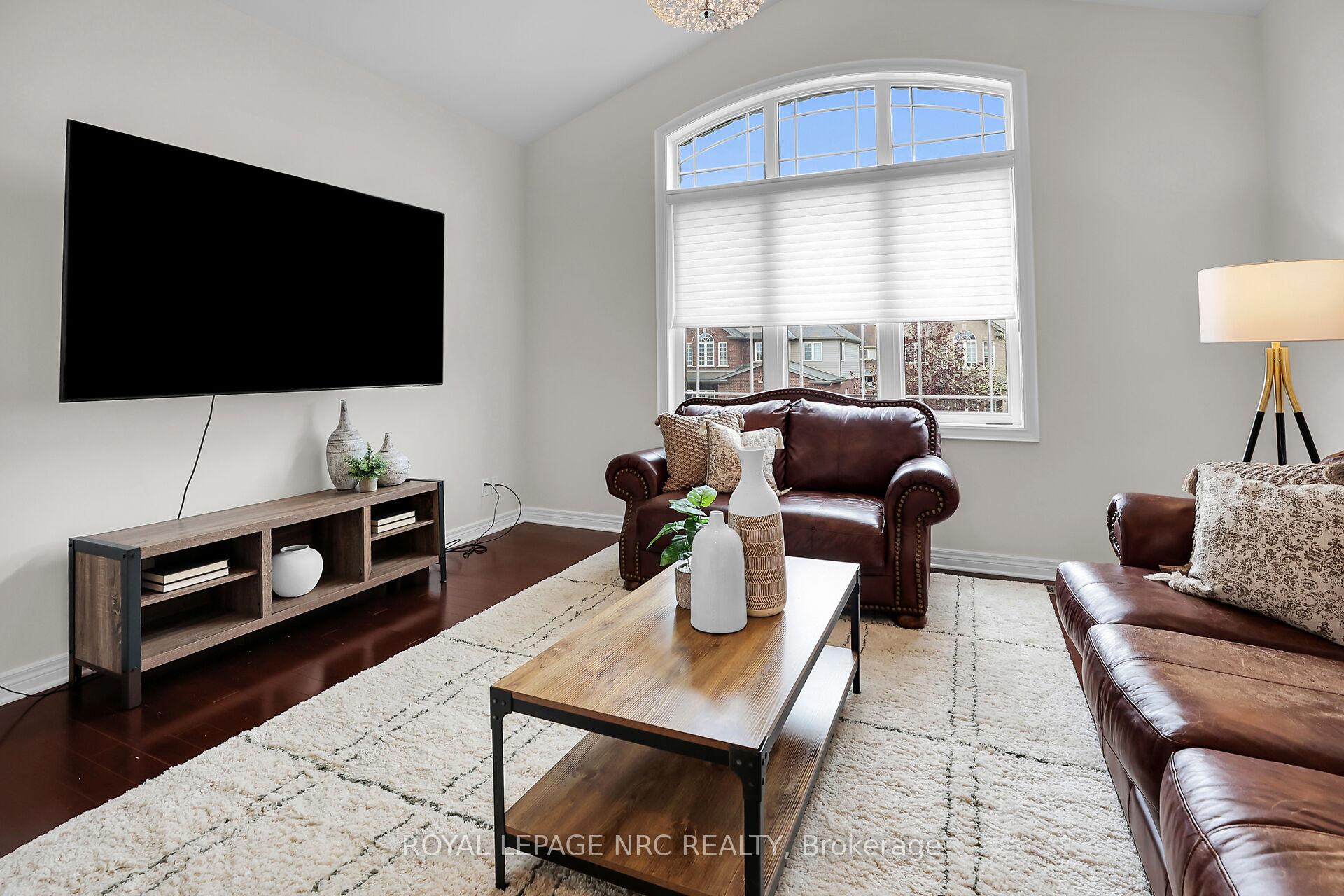 Photo 17 of 34 Agincourt Crescent, St. Catharines, Rykert/Vansickle — HOMEH