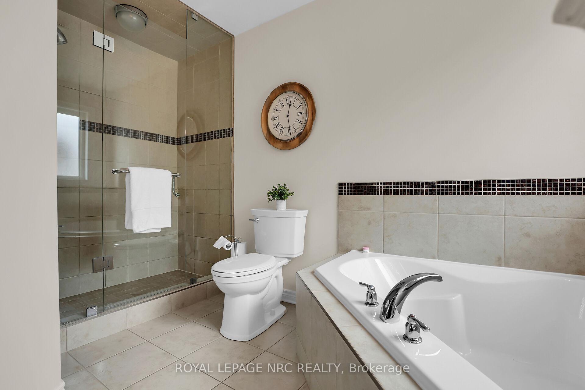 Photo 21 of 34 Agincourt Crescent, St. Catharines, Rykert/Vansickle — HOMEH