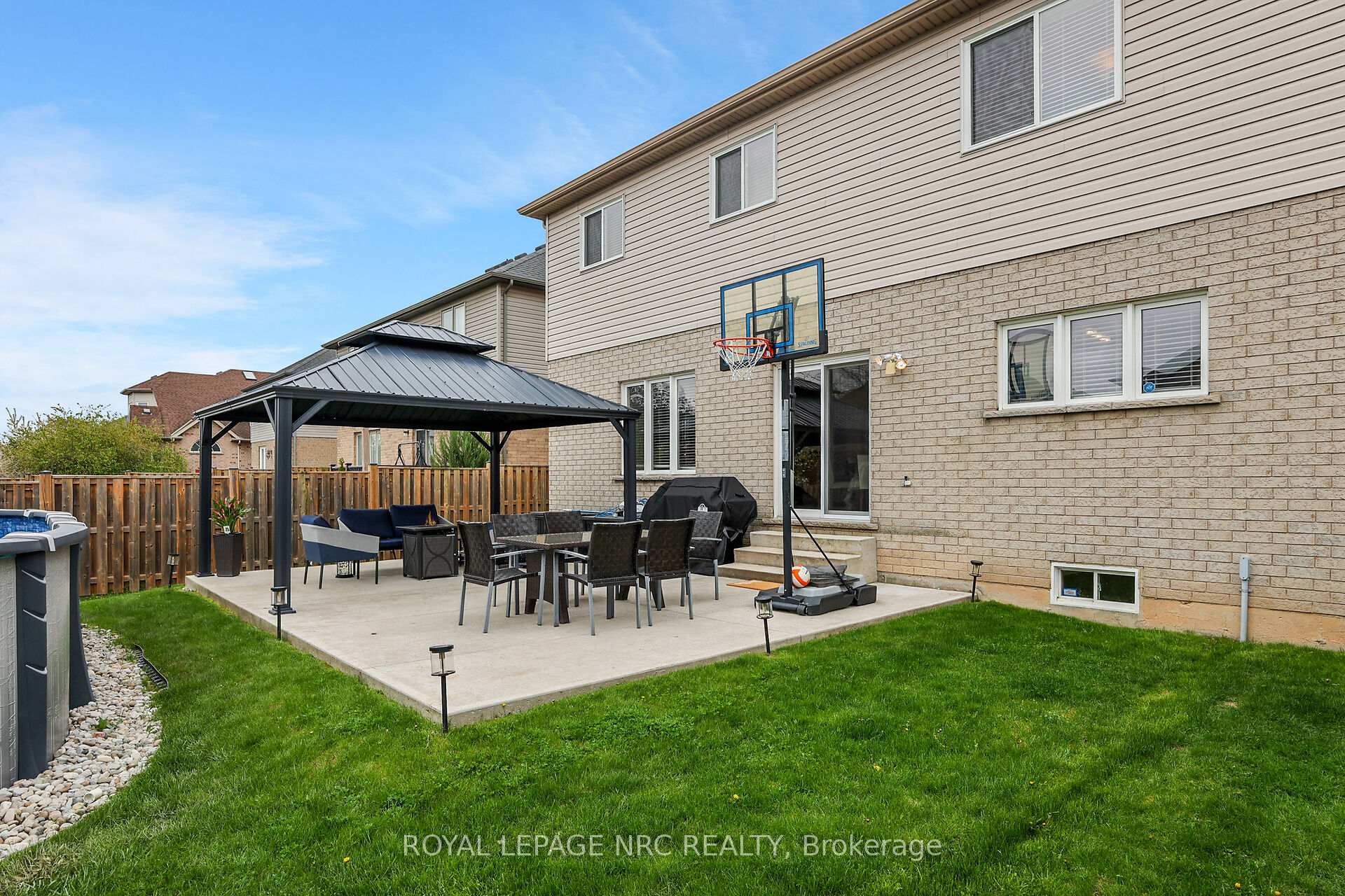 Photo 32 of 34 Agincourt Crescent, St. Catharines, Rykert/Vansickle — HOMEH