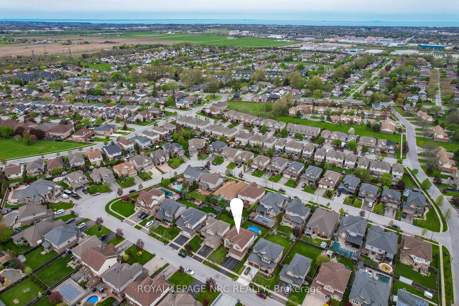 Photo 38 of 34 Agincourt Crescent, St. Catharines, Rykert/Vansickle — HOMEH