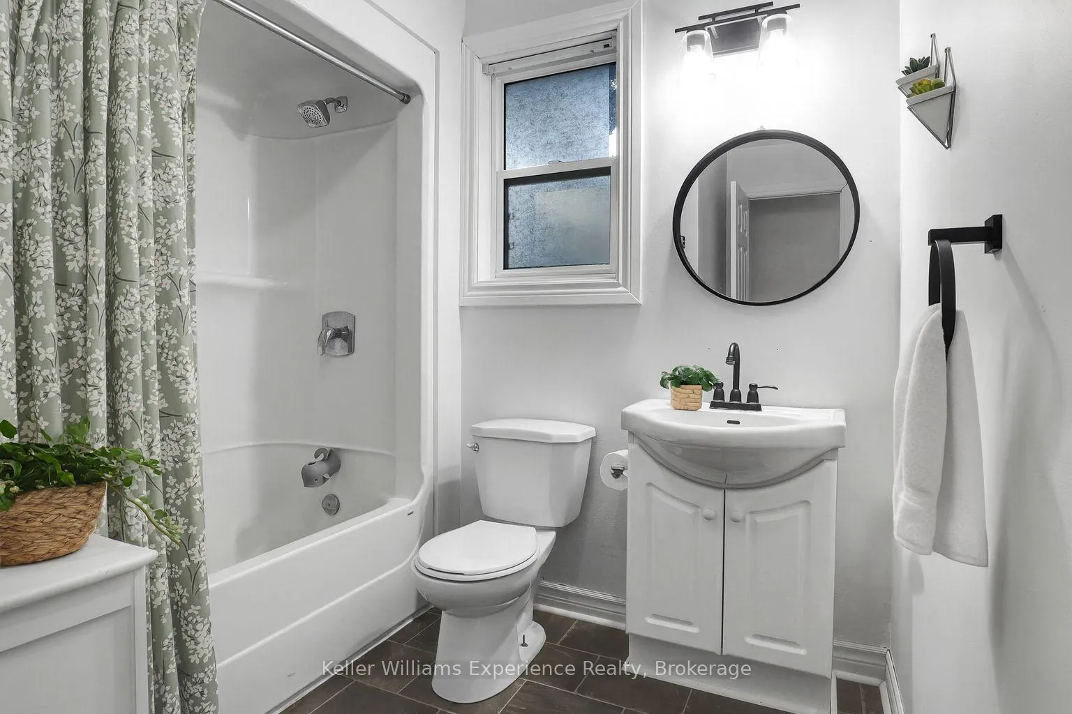 Photo 9 of 31 Yonge Street S, Arran-Elderslie — HOMEH