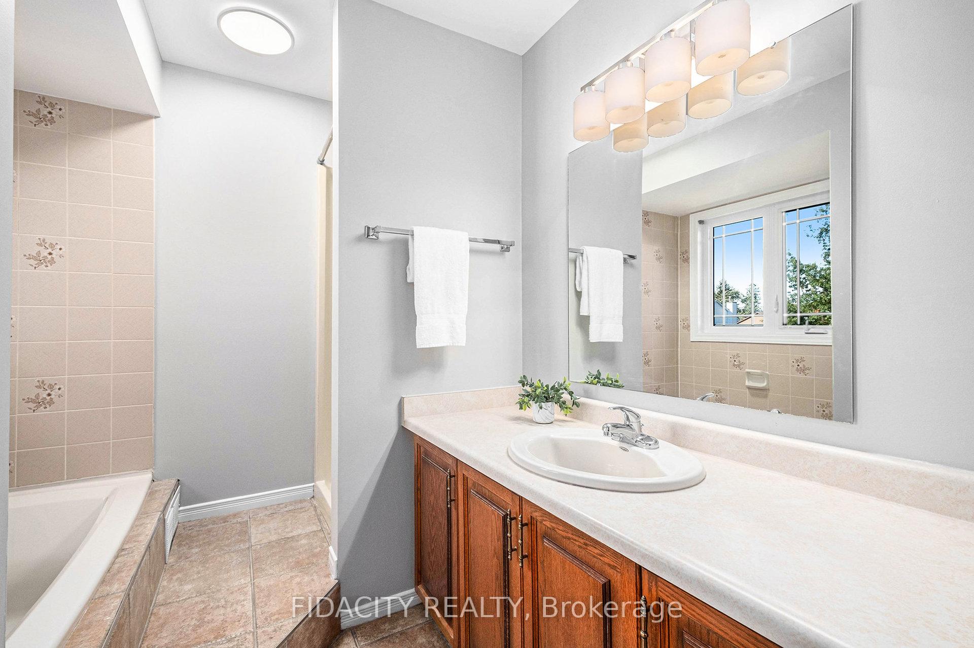 Photo 15 of 914 Long Meadow Way, Ottawa, Stittsville (Central) — HOMEH