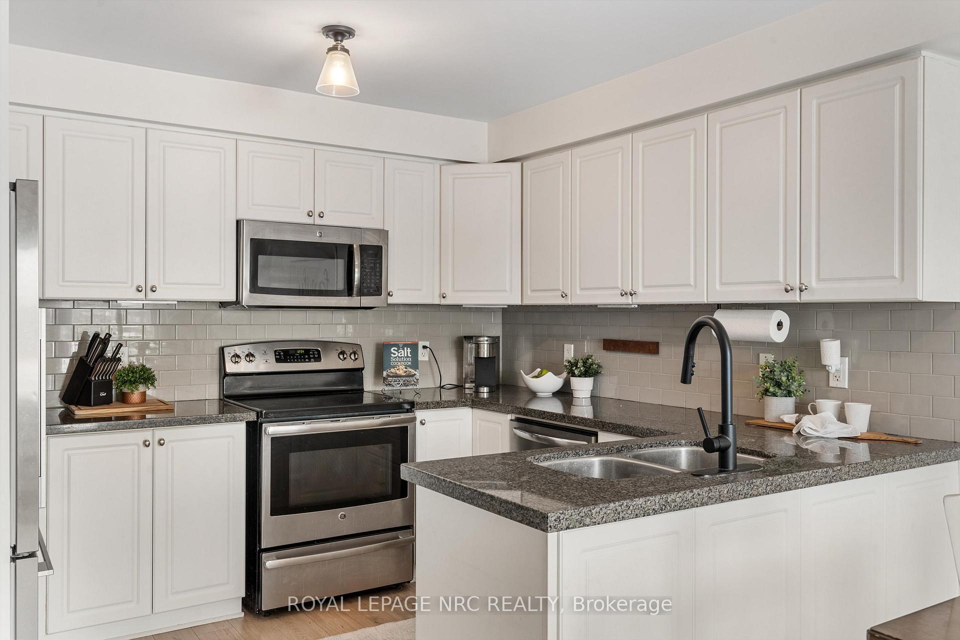 Photo 8 of 6 Mackenzie King Avenue, St. Catharines, Secord Woods — HOMEH