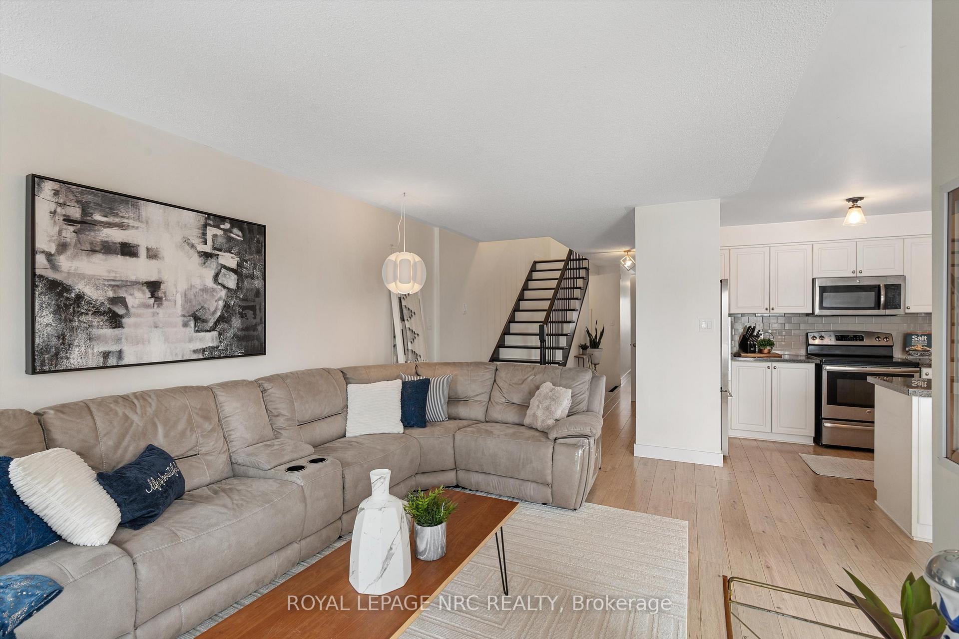 Photo 9 of 6 Mackenzie King Avenue, St. Catharines, Secord Woods — HOMEH