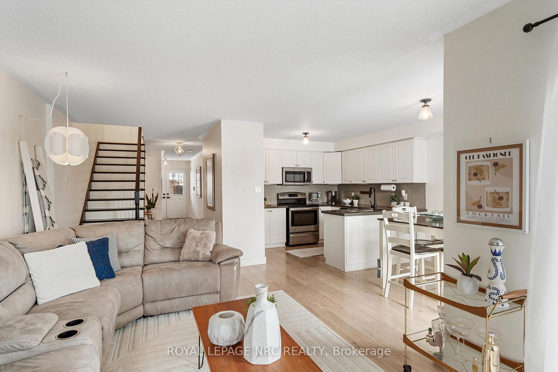 Photo 10 of 6 Mackenzie King Avenue, St. Catharines, Secord Woods — HOMEH