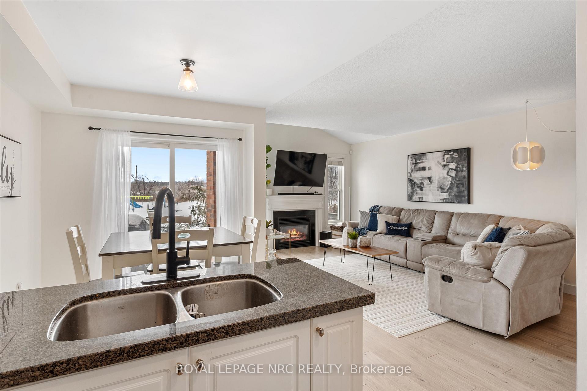 Photo 12 of 6 Mackenzie King Avenue, St. Catharines, Secord Woods — HOMEH