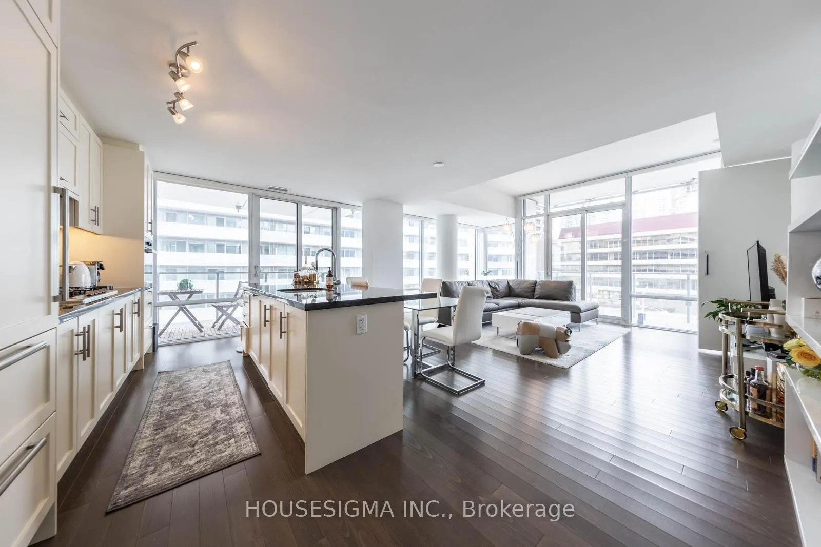 Photo 3 of Unit 423, 29 Queens Quay E, Toronto, Waterfront Communities — HOMEH